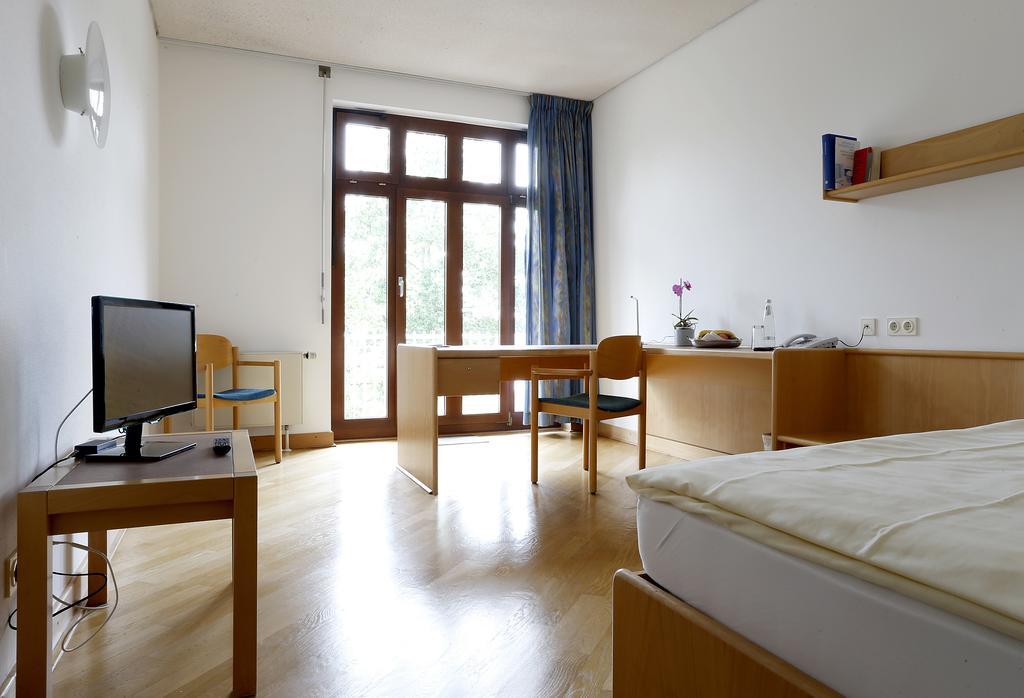 Tagungs- Und Bildungszentrum Steinbach/Taunus Steinbach im Taunus Chambre photo